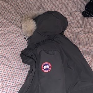 Women’s M CANADA GOOSE